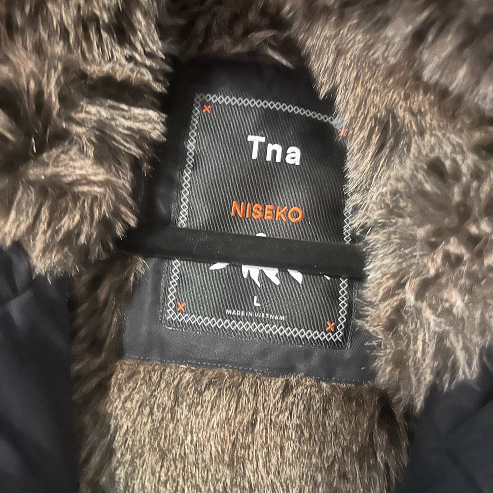 TNA Aritzia Niskeo Black Parka Heritage Series with Faux Fur Hood - Picture 4 of 12